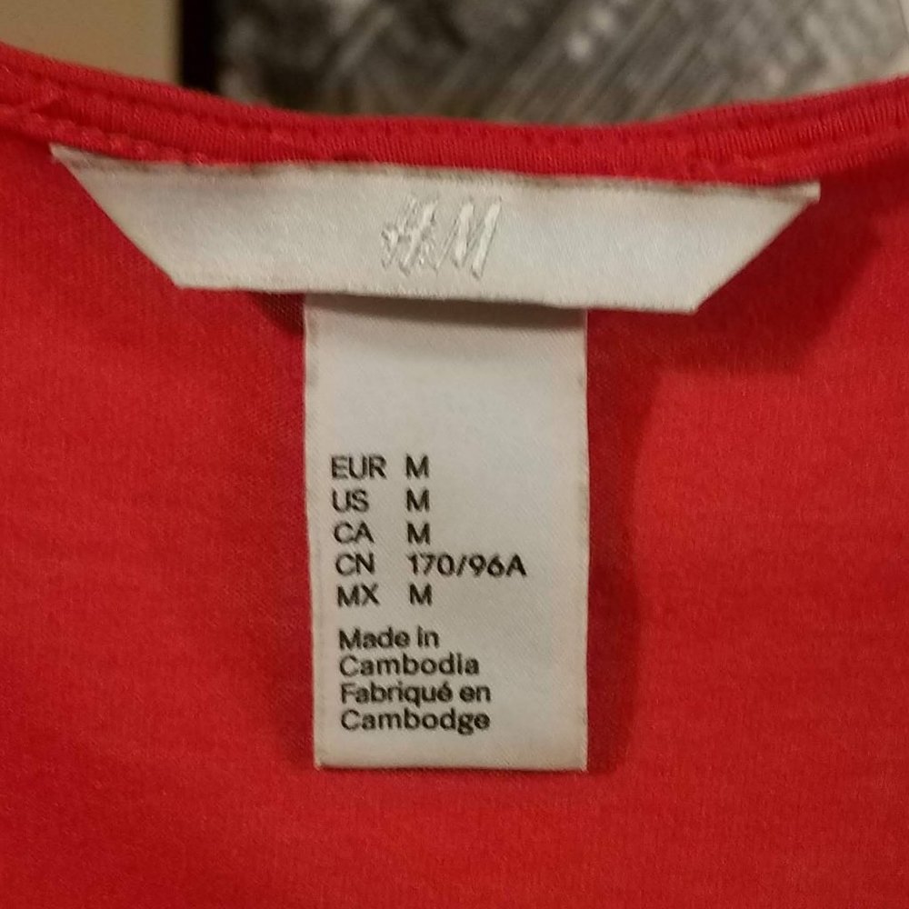 H & M Red Tank with Sateen Ruffle - Picture 5 of 6